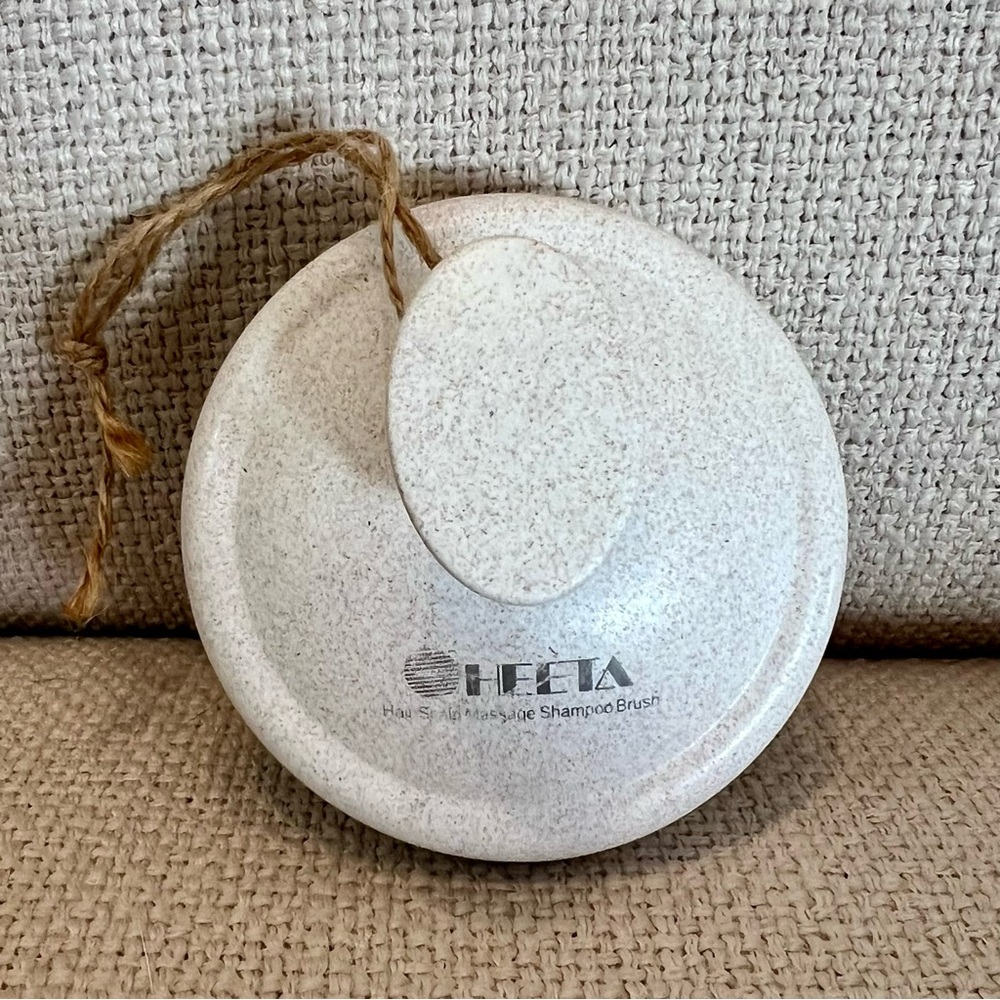 HEETA Scalp Massage Brush